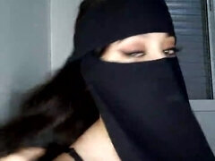 Arab MILF teases me on webcam