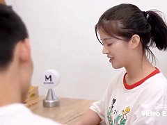 China student nail at home