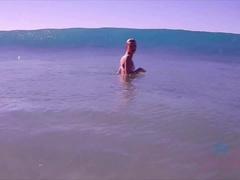 Plage, Blonde, Sucer une bite, De plein air, Pov, Mamelons bombés, Adolescente, Mouillée