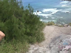 Amateur, Playa, Penetracion con dedos, Novia, Al aire libre, Pequeña, Público, Afeitado