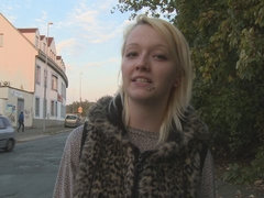 Blonde, Sucer une bite, Branlette thaïlandaise, Jeans, De plein air, Rasée, Adolescente, Voyeur