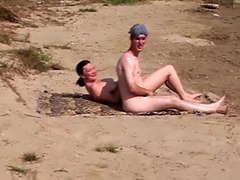 Chunky mature cougar has porno at a nude beach