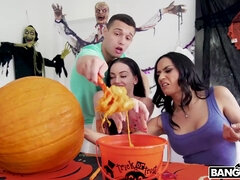 Tia Cyrus Halloween Hot Porn Video