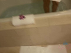 Amateur, Salle de bains, Sucer une bite, Petite amie, Piercing, Pov, Chatte, Nénés