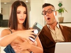 Antonella La Sirena Needs Help With Her Computer And Her Wet Pussy