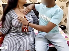 Step-Mom Freedeellb & Freedeellx: Hot Indian Homemade Video