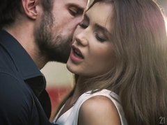 Nana, Grosse bite, Sucer une bite, Hard, Seins naturels, Actrice du porno, Chatte, Nénés