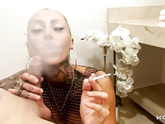 Tette grandi, Tedesca amatoriale, Fumando   smoking, Tatuaggi, Troia