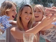 Brett Rossi pays the bill with her pussy