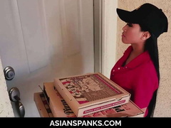 Teen Pizza Delivery Girl Ember Snow Gets Duped & Cums Hard