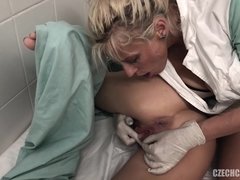 Nana, Blonde, Léchez, Seins naturels, Pov, Chatte, Espionne, Nénés