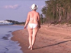 Plage, Gros cul, Bikini, Exhib, Mère que j'aimerais baiser, Maman, Public