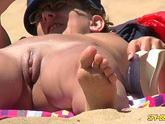 Plage, Plantureuse, En gros plan de très près, Nue, De plein air, Public, Rasée, Voyeur