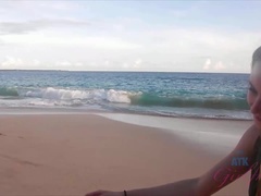 Amateur, Playa, Penetracion con dedos, Despelote, Orgasmo, Coño, Afeitado, Ducha